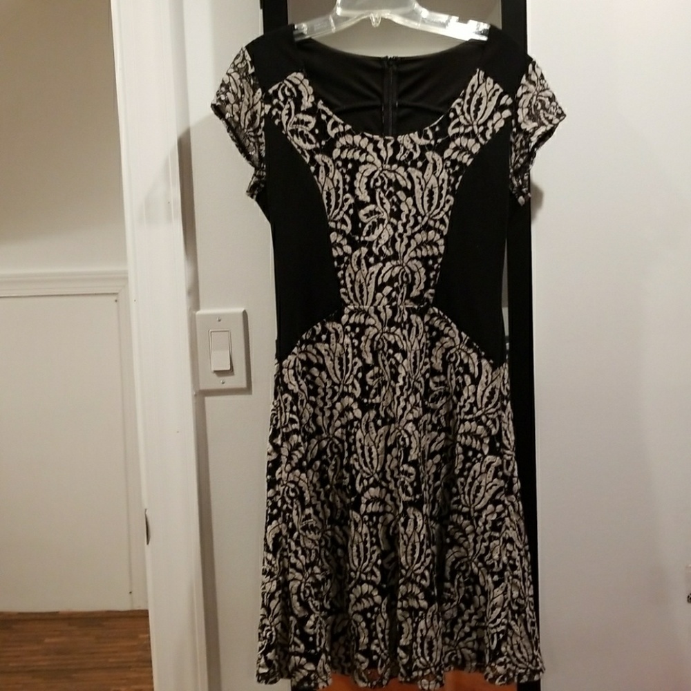 Black and grey-white lace dress